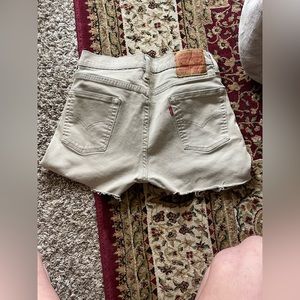 Women’s Levi cut-off shorts ( Khaki )